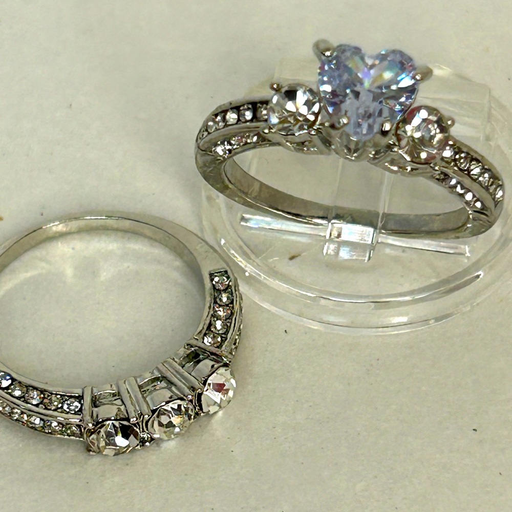NEW Women’s Heart Shape Crystal Rhinestone Wedding Ring Set Silver Tone Fashion